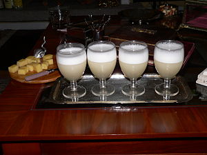 Bienvenida con Pisco sour.